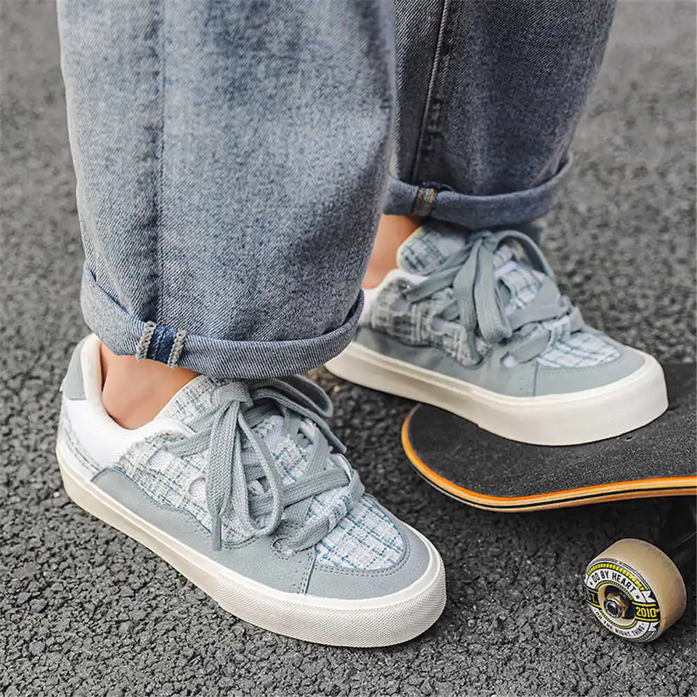 Sepatu bot krem wanita, dengan - Streetwear Brand Kit ulasan dan harga